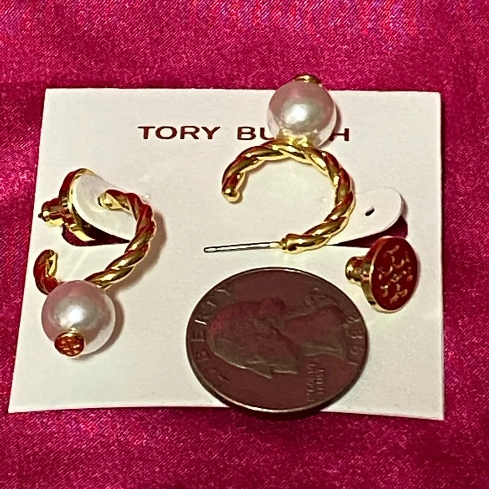 Tory Burch airings  color gold pearls  new - Picture 5 of 5